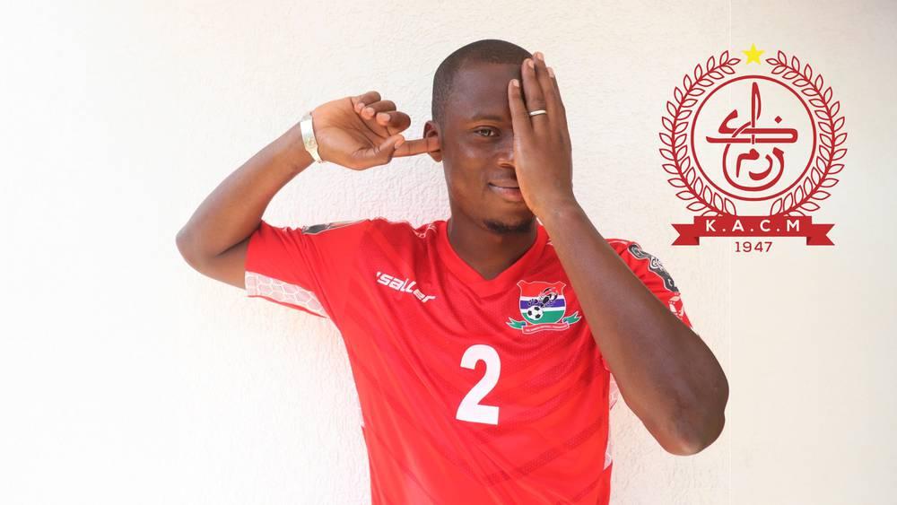 رسميا/ الكوكب المراكشي يتعاقد مع متوسط الميدان الغامبي "يوسوفا بوب" لموسمين ونصف