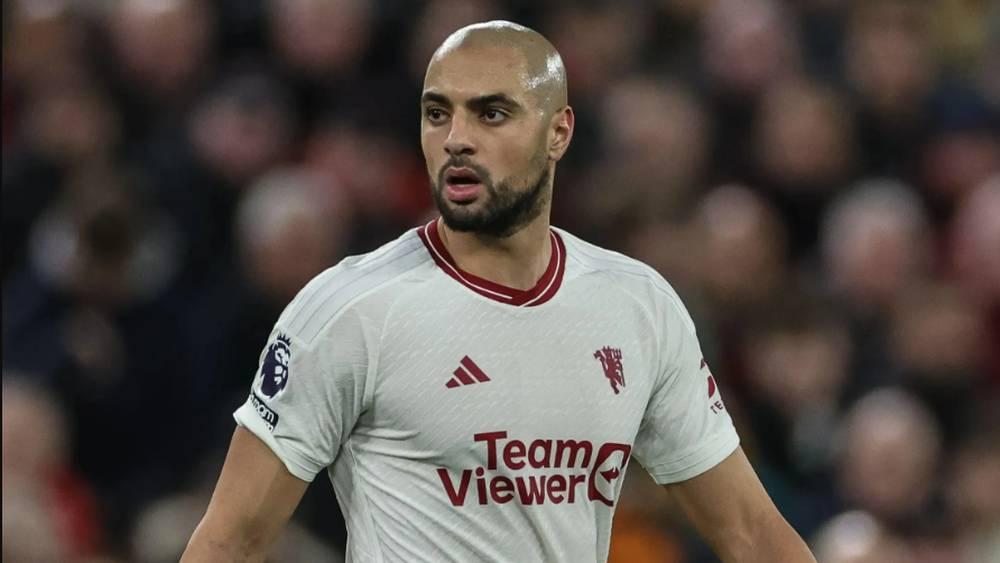 تقارير/ تين هاغ يرغب في إعادة أمرابط إلى فيورنتينا بعد انتهاء إعارته لعدم قدرته على التأقلم مع "البريميرليغ"