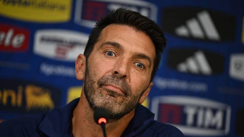 بوفون: "يجب تعديل طول وعرض المرمى من أجل مشاهدة عروضٍ أفضل لأنه من الصعب جدًا تسجيل الأهداف على حارسٍ يبلغ طوله مترين"