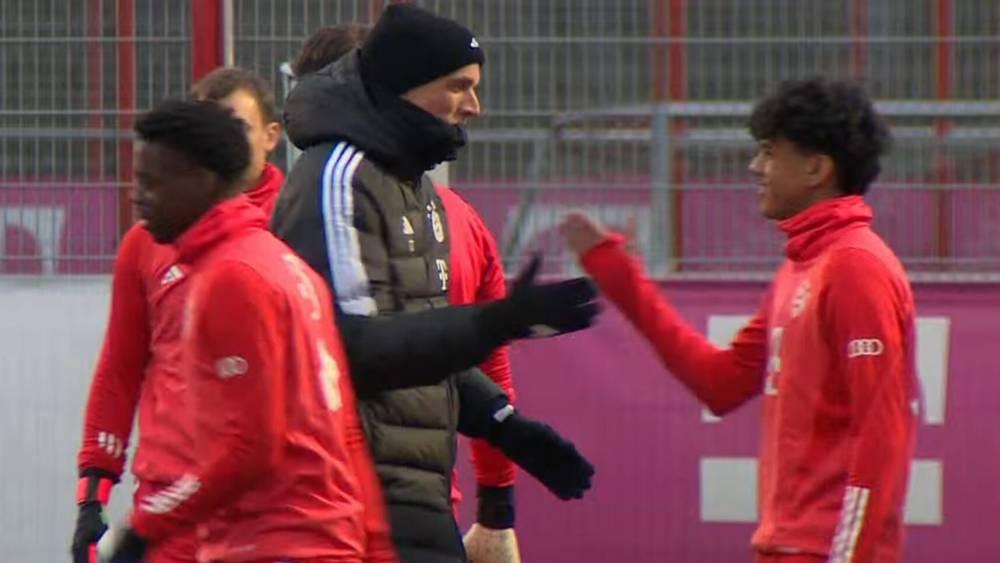 آدم أزنو حاضر في تداريب الفريق الأول لبايرن ميونخ ليومه الثلاثاء