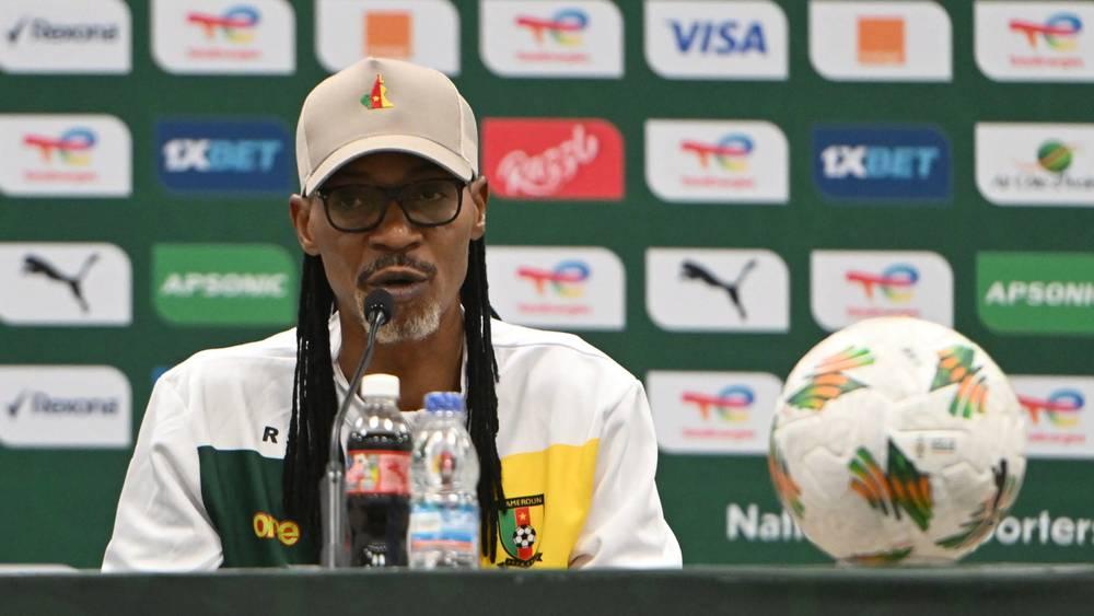 سونغ: "اللاعبون عليهم تبليل القميص ضد السنغال والقتال مثل الأسود"