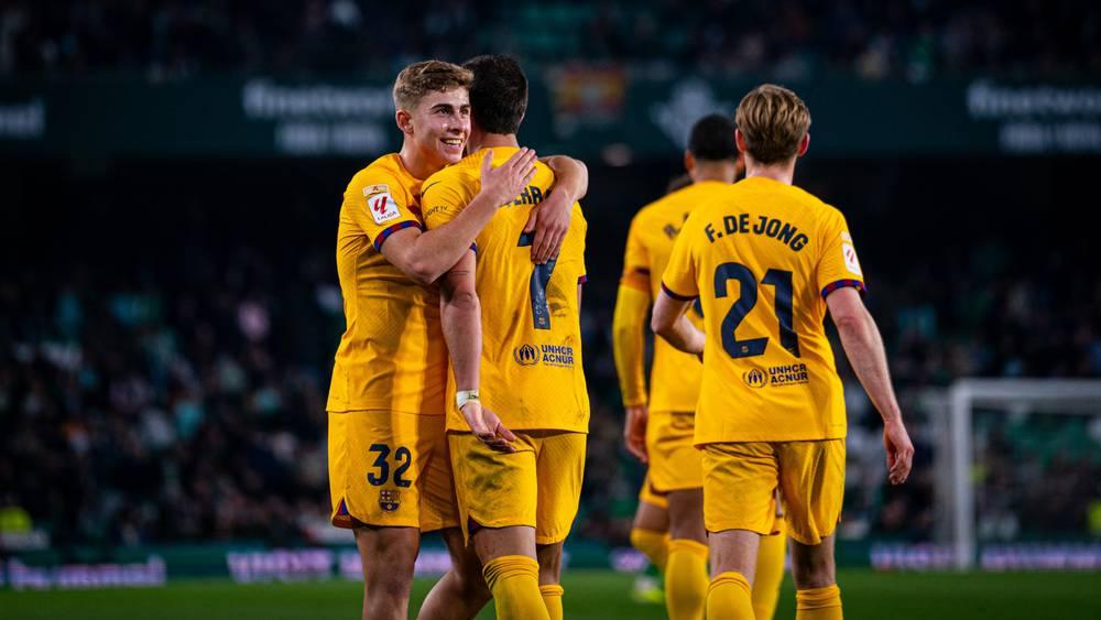 فيران توريس يقود برشلونة للفوز على بيتيس في "الليغا"