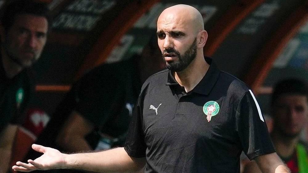 الشارع المغربي ينتظر بترقب كبير قرار "الكاف" بشأن عقوبة الركراكي