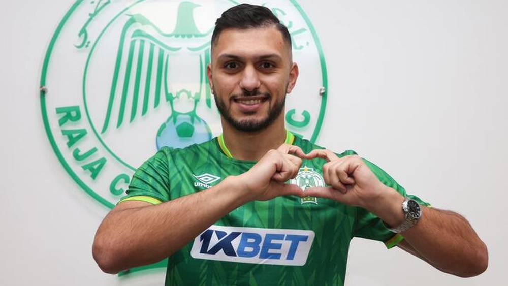 بن عياد: "فخور بانضمامي لصفوف الرجاء وإصابتي كانت من الماضي وسأعود في باقي المباريات لمساعدة الفريق"