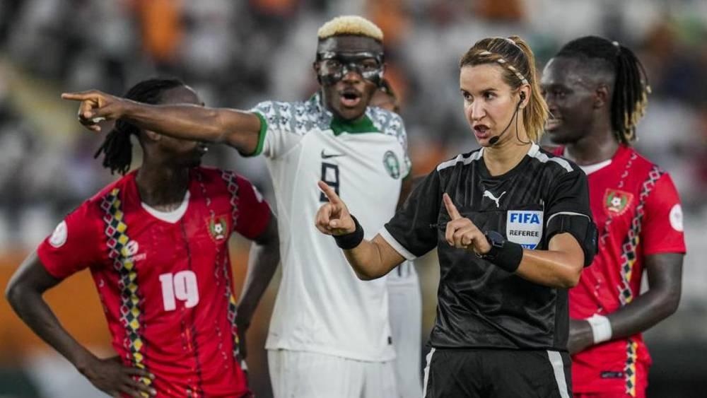 تعيين بشرى كربوبي حكما رابعا في نهائي "الكان" بين الكوت ديفوار ونيجيريا