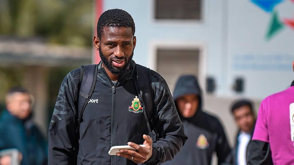 دياكيتي لـ"البطولة": "كُنت أعد زملائي داخل الجيش الملكي بجلب كعكة بعد كل تأهل للكوت ديفوار إلى الدور الموالي تعبيرا عن امتناني للمغرب"