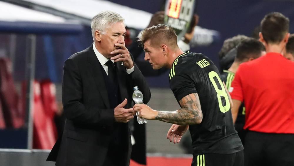 أنشيلوتي: "كروس ليس ابني حتى أنصحه.. لديه القدرة العقلية ليقرر مستقبله"