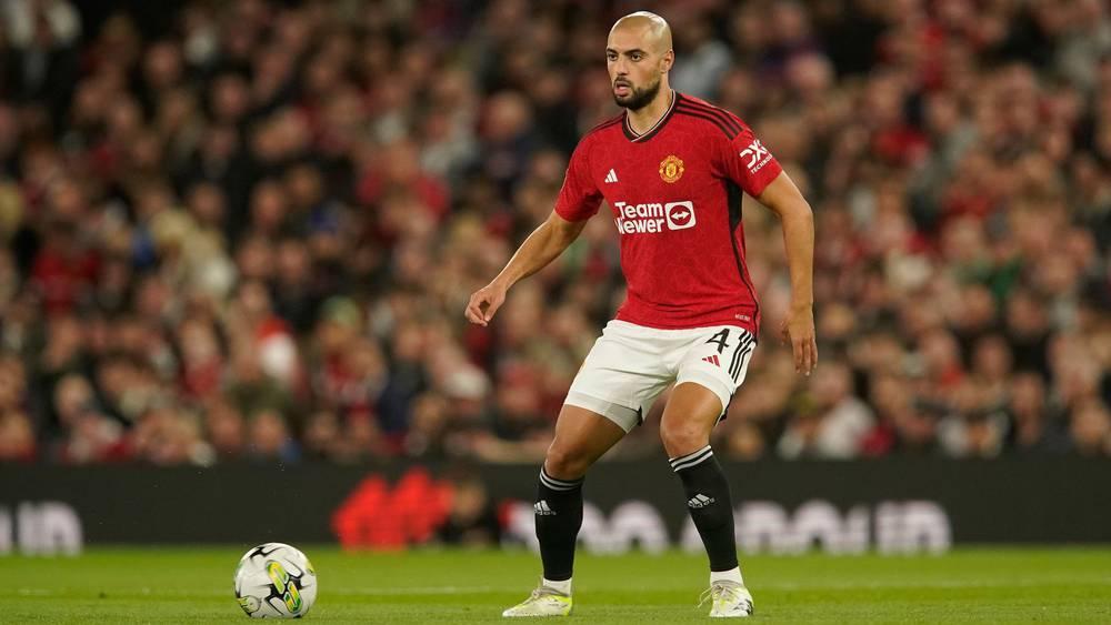 فابريزيو رومانو: "برشلونة ويوفنتوس أرادا استعارة أمرابط في الميركاتو الشتوي الفارط لكن مان يونايتد رفض ذلك"