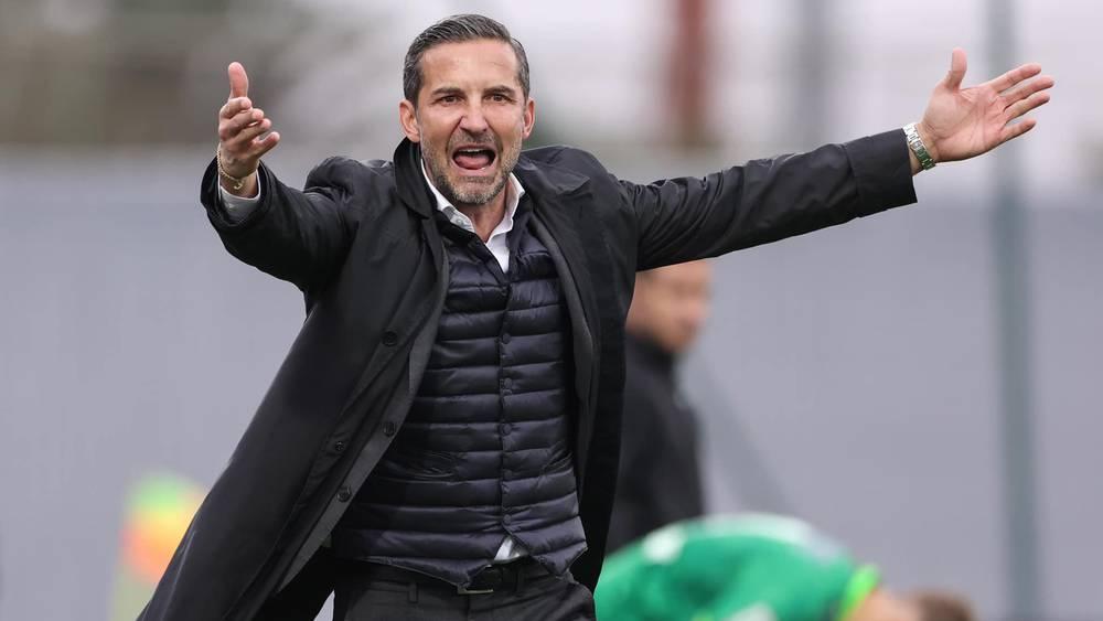 زينباور: "مباراة أ. آسفي من أكثر المباريات التي كنت فيها هادئا والضجة التي أحدثناها في آخر الدقائق كانت لتحفيز اللاعبين فقط"