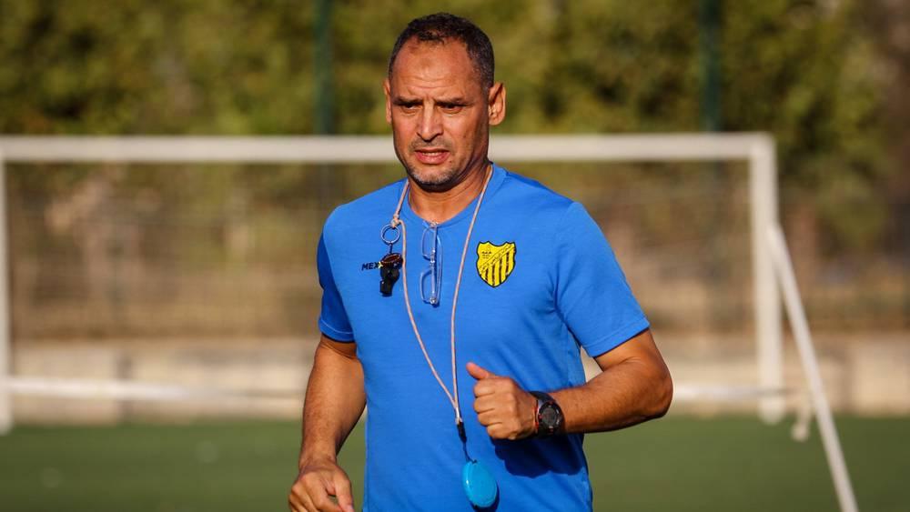 رسميا/ المغرب الفاسي يعلن عن تعاقده مع المدرب التونسي عبد الحي بن سلطان