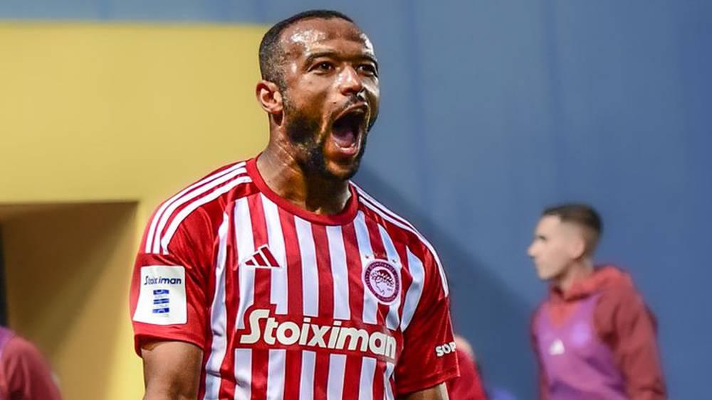 الكعبي يهز الشباك في مباراته الثامنة تواليا بعد إحرازه هدف أولمبياكوس في هزيمته أمام مكابي تل أبيب (1-4)