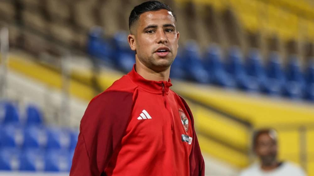 آلام في العضلة الخلفية تدفع رضا سليم لعدم استكمال التداريب مع الأهلي وتهدد حضوره في نهائي كأس مصر