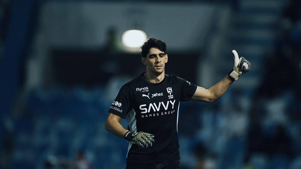 بونو يعود لقائمة الهلال الخاصة بمباراة الشباب بعد غيابه عن المواجهة السابقة أمام الخليج