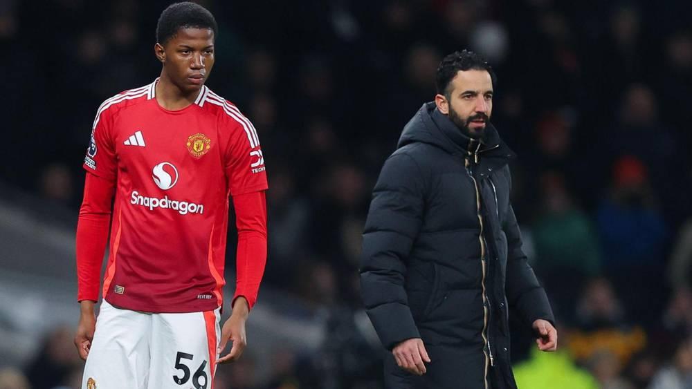 تشيدوزي أوبي يصنع التاريخ كأصغر لاعب يبدأ أساسيًا مع مانشستر يونايتد