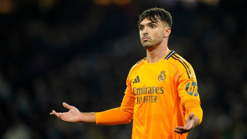 راؤول أسينسيو يطالب باحترام "قرينة البراءة" بعد اتهامه بنشر فيديو ذي طابع جنسي