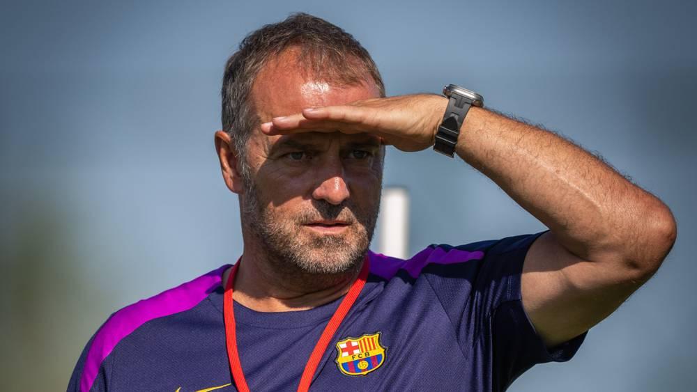 برشلونة.. فليك يستعد لاتخاذ أول "قرار حاسم" قبل بداية الموسم