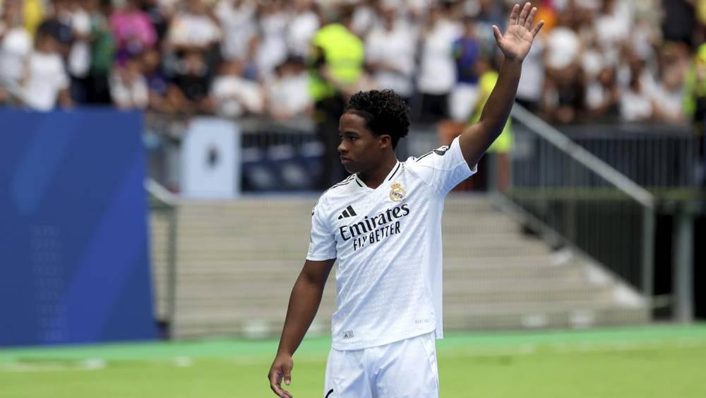 ليون يضم إندريك من ريال مدريد على سبيل الإعارة