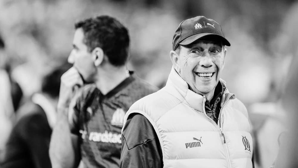 وفاة المدرب الفرنسي جان لوي غاسيه عن عمر يناهز 72 عامًا