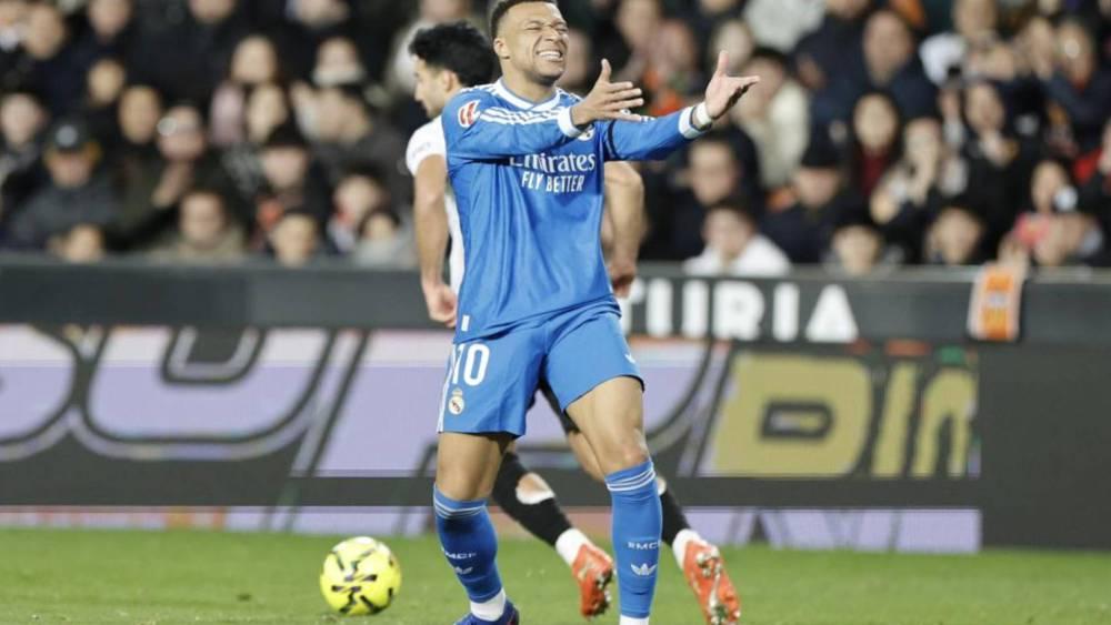 La Liga dépose plainte pour des chants injurieux à Mestalla