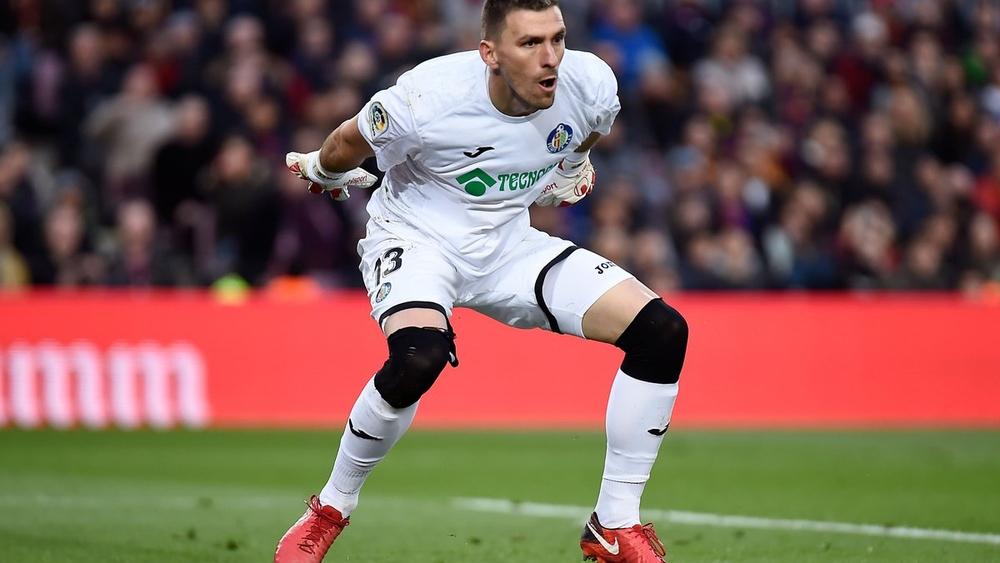 رسمياً: حارس خيتافي يوقع لنادي كريستال بالاس