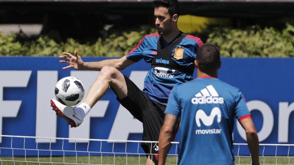 بوسكيتس يسخر من رئيس برشلونة وأمنيته بتتويج ميسي بالمونديال