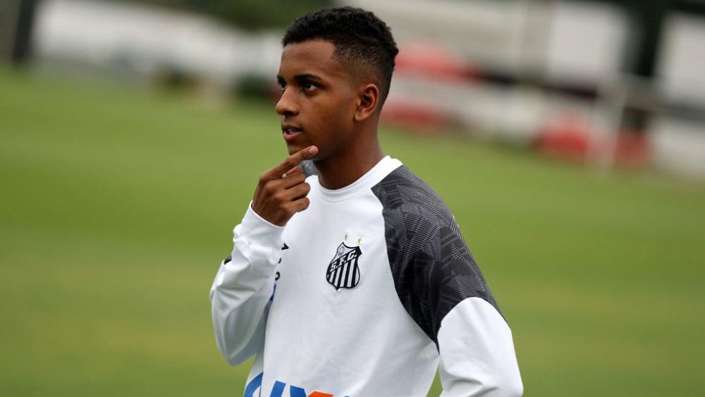 رئيس سانتوس يعلن انتقال جوهرته إلى ريال مدريد