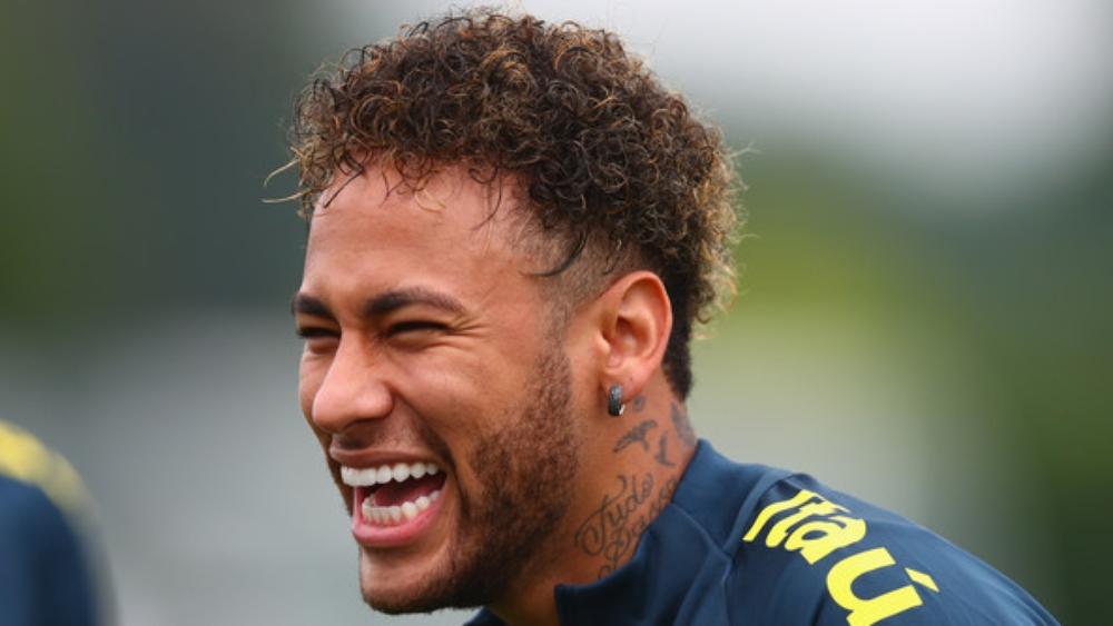 نيمار يُريد إعادة الزَّمن إلى الوراء .. ويعرض خدماته على برشلونة