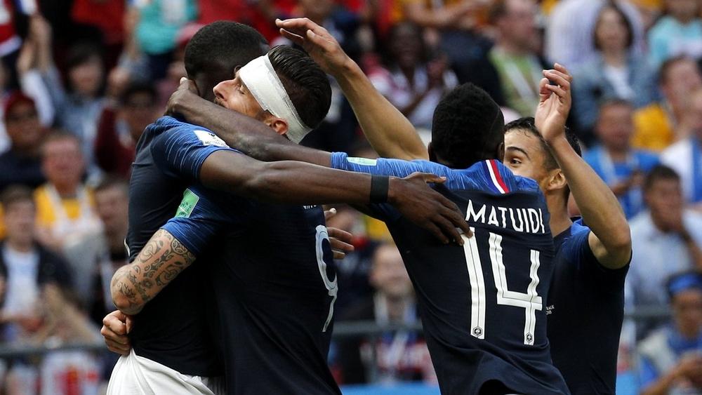 فرنسا تنجو من فخ أستراليا وتدشِّن المونديال بانتصار