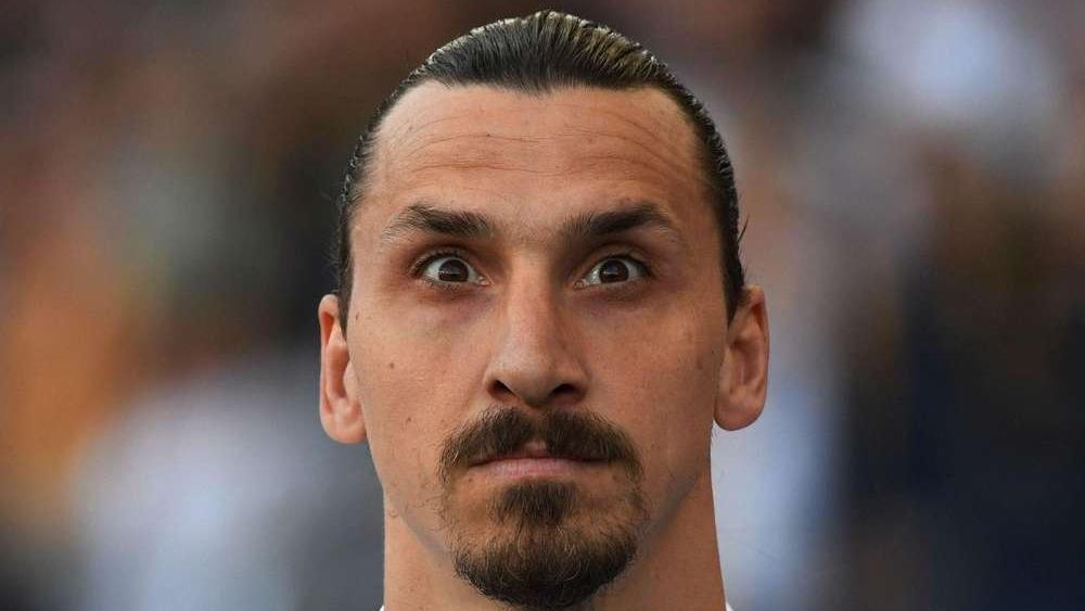 غياب إبراهيموفيتش يثير تفاؤل مشجعي السويد