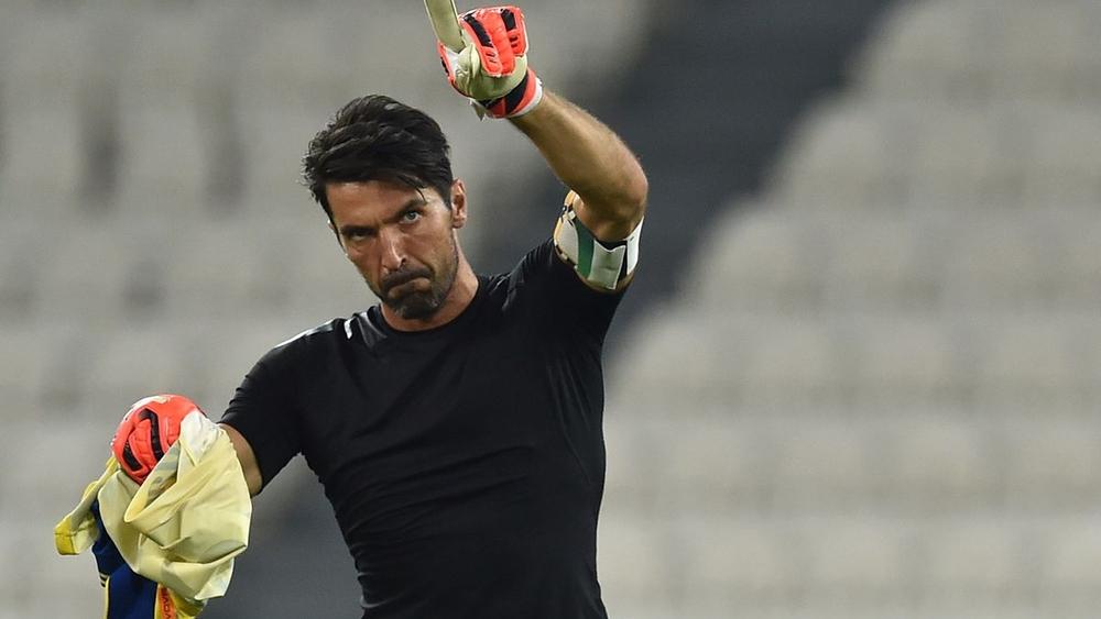 بوفون يُعاين منزلاً في باريس