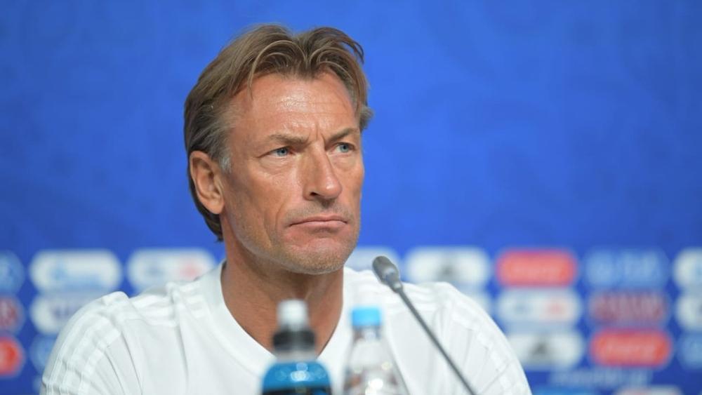 رونار يعقد ندوة صحفية و النخبة الوطنية تجري آخر حصة تدريبية قبل لقاء إسبانيا