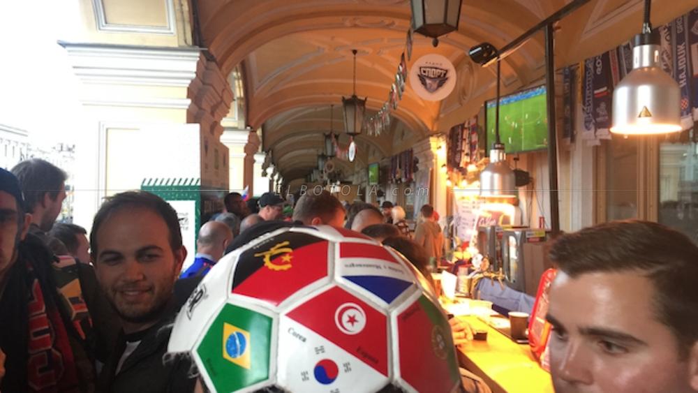 خاص بالصور | ما هي خطوات اقتناء الكرة الرسمية لكأس العالم 2018 خلال المباريات؟