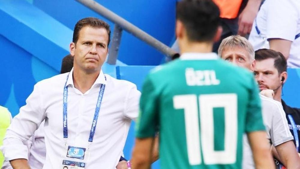 بيرهوف: كان علينا استبعاد أوزيل من المونديال