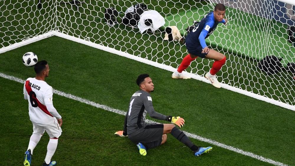 مسيرة متوازنة لفرنسا قبل نهائي كأس العالم