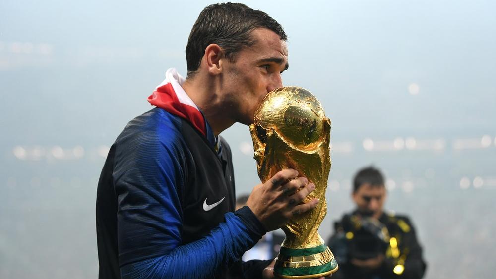 غرييزمان: "حاولت القيام بما قام به زيدان في 2006"