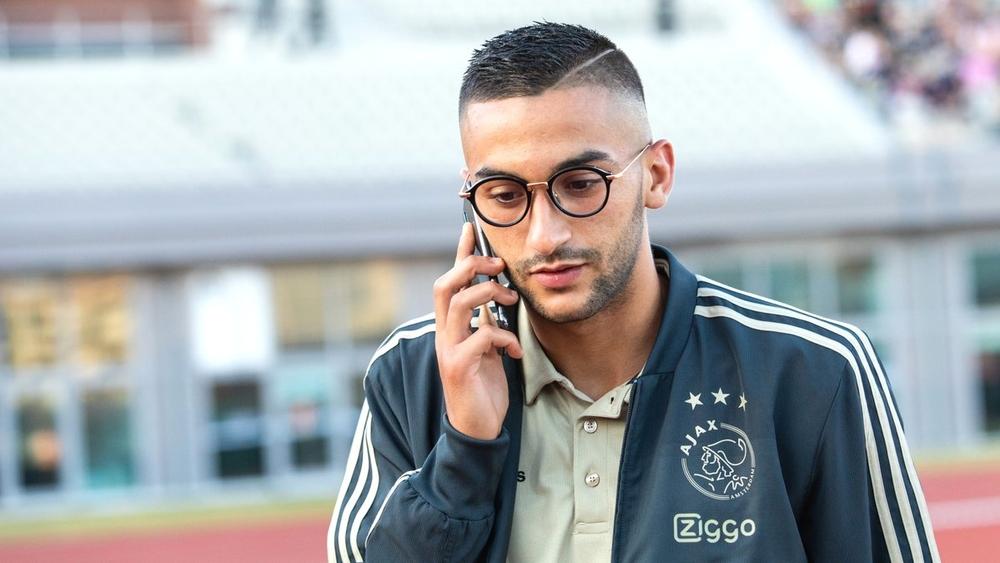 زياش يَحْتَمِي بأياكس بَعْدَ انْعِدَام العُروض الرَّسمية