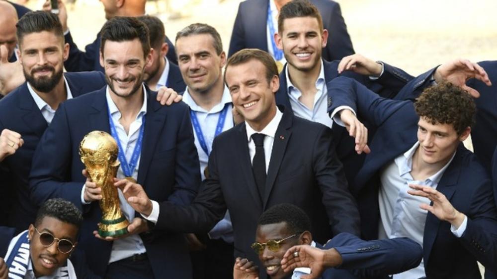 ماكرون يفسد احتفالات الفرنسيين بالمونديال