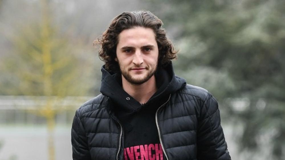 تشافي يوصي برشلونة بالتعاقد مع أدريان رابيو