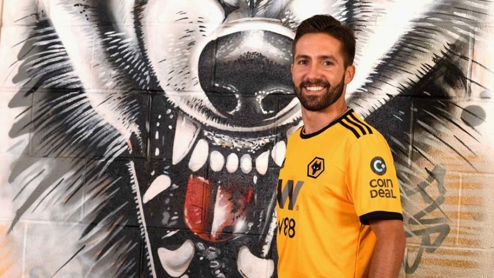 وولفرهامبتون يعزز صفوفه بالبرتغالي موتينيو