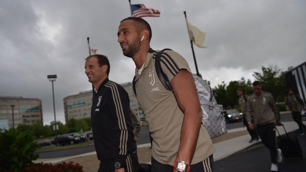 صحفي بـ"فرانس فوتبول": "بنعطية لدَيْهِ غاية واحدة في الميركاتو"