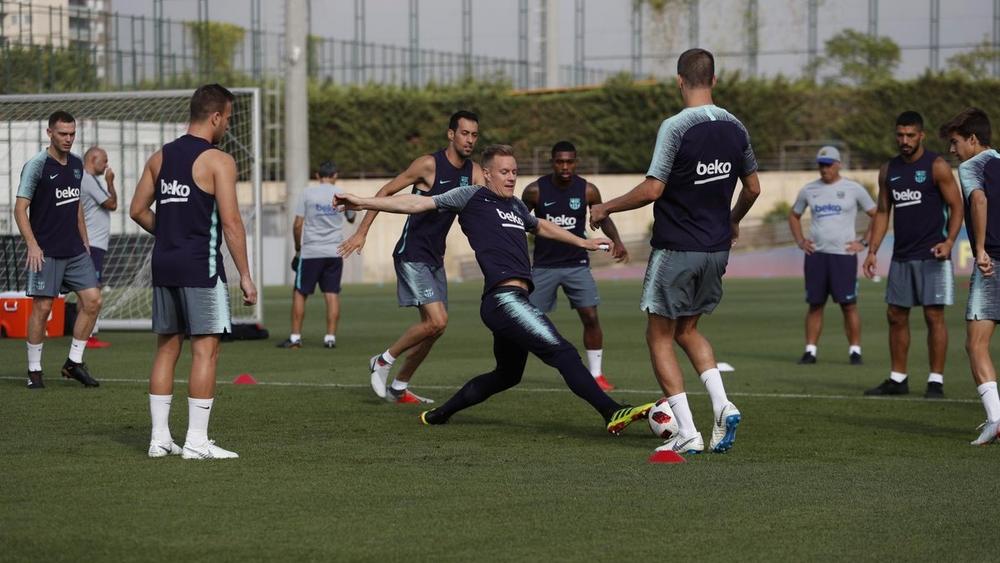 برشلونة يسارع الزمن لإنهاء ملف "المغادرين"