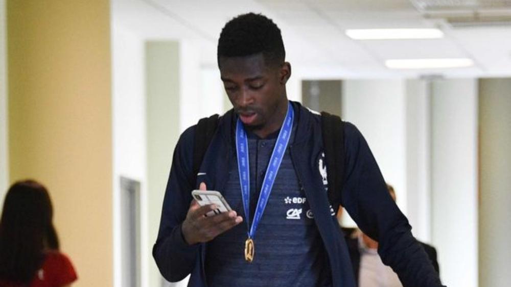 لاعب برشلونة يسكب الماء البارد على أنباء اقترابه من آرسنال