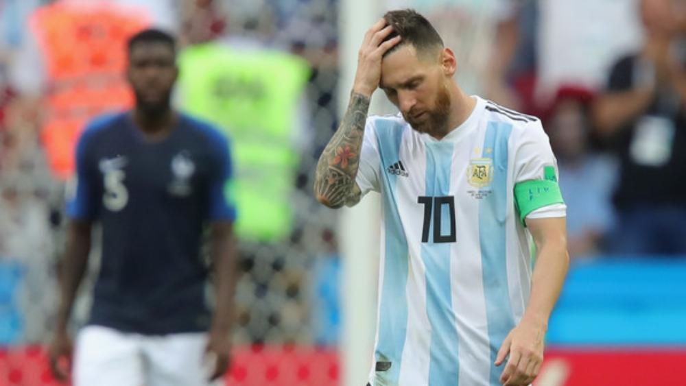 ميسي يُعلِّق مشواره الدولي مع منتخب الأرجنتين