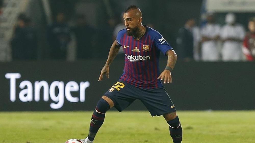 فيدال: أنا لاعب شوارع .. وميسي الأفضل تاريخياً