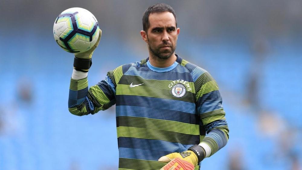 "وتر أخيل" يُغَيِّبُ برافو عن مرمى السيتي لفترة طويلة