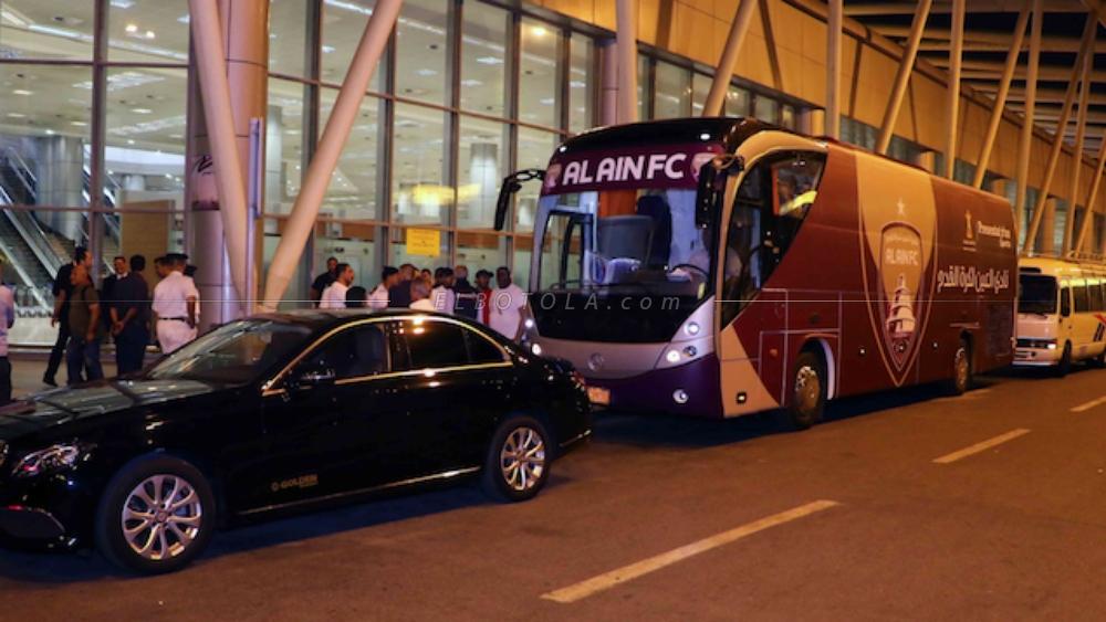 شاهد بالصور | تأخر بعثة العين، وشقيق عموري يخدع مطار القاهرة