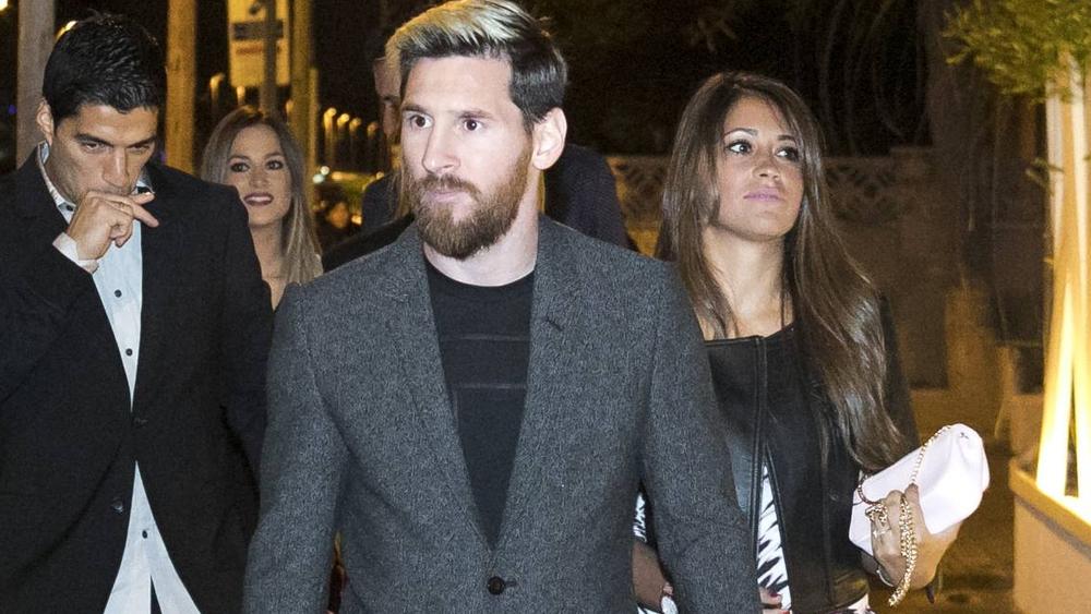 ميسي يدعو لاعبي برشلونة لمأدبة عشاء الثلاثاء