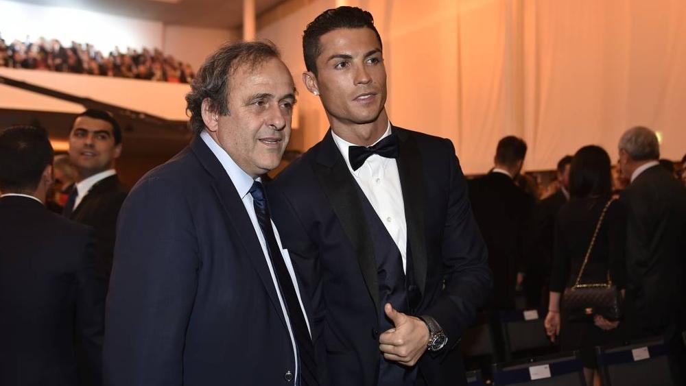 بلاتيني: لا أستطيع فَهْم عملية انتقال رونالدو إلى يوفنتوس