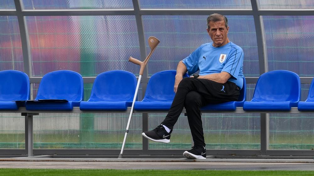 تاباريز باق في منصبه مدربا للأوروغواي لأربع سنوات