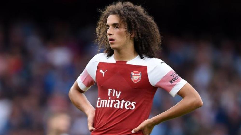 الجامعة سعت لوساطة والد جندوزي لتبديل ولاء نجله